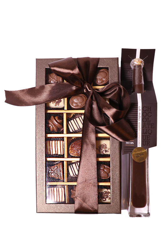 18 piece beautiful box & liquor